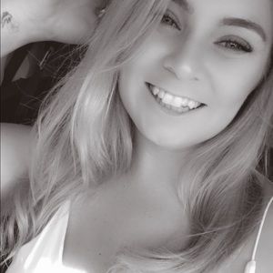 Meet your Posher, Leanna